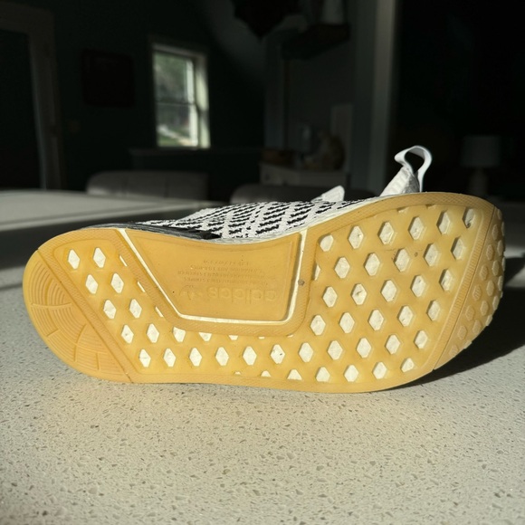 adidas NMD R1 - Picture 9 of 13